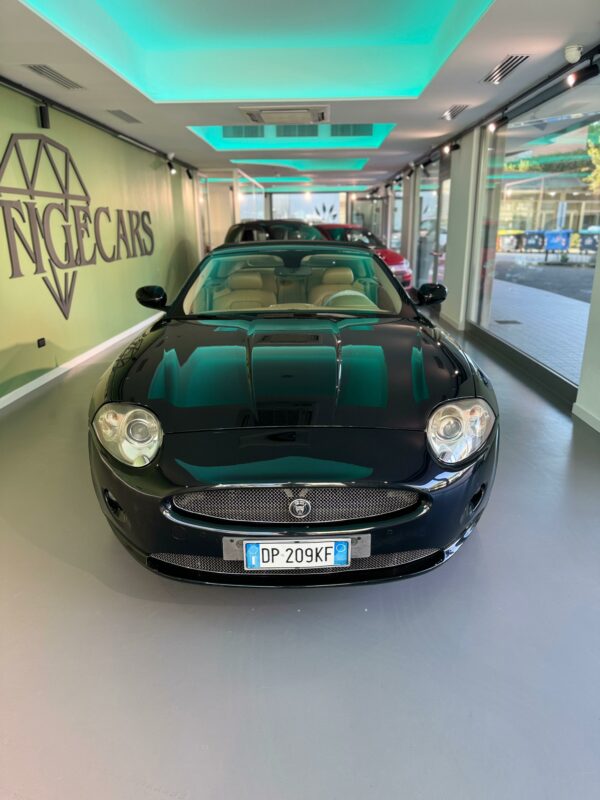 Jaguar XK Cabrio 4.2 V8 auto - immagine 2