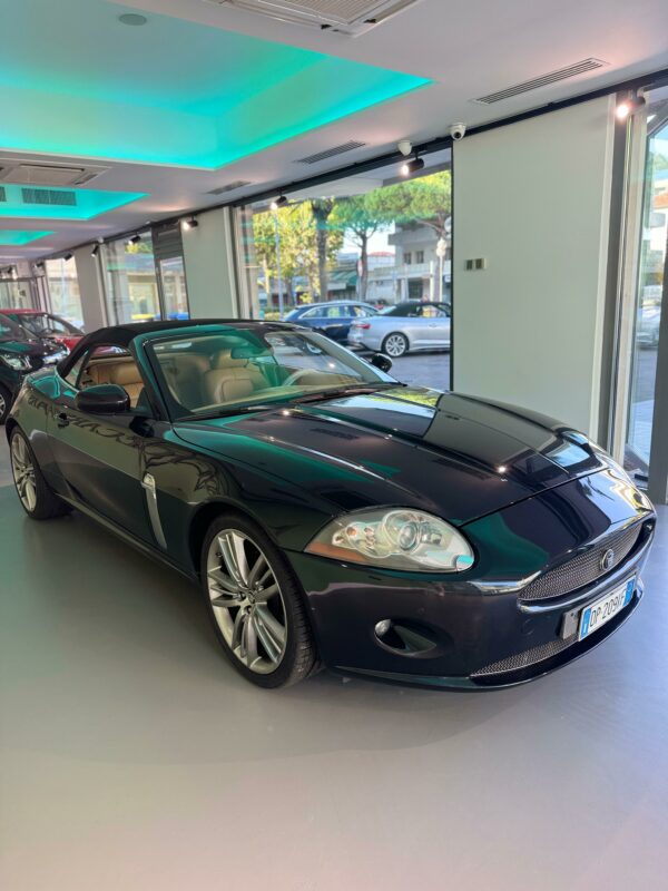 Jaguar XK Cabrio 4.2 V8 auto - immagine 3
