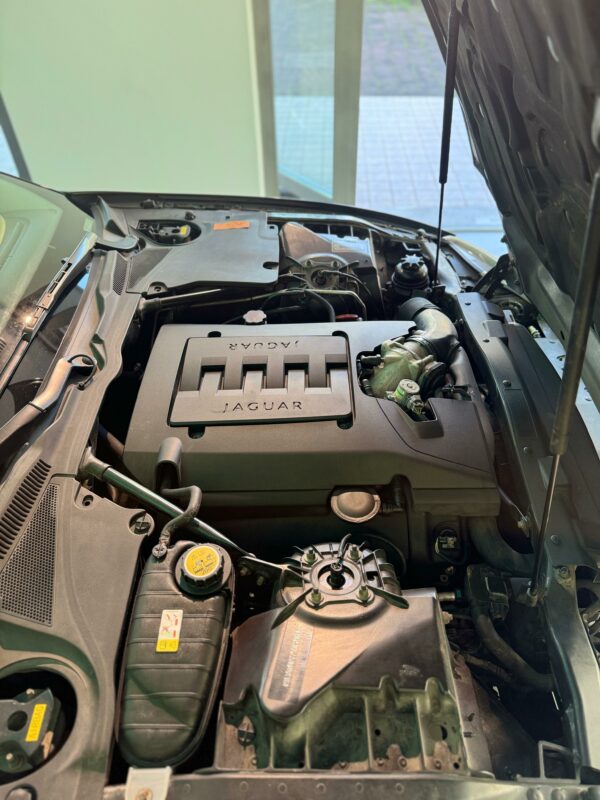 Jaguar XK Cabrio 4.2 V8 auto - immagine 11